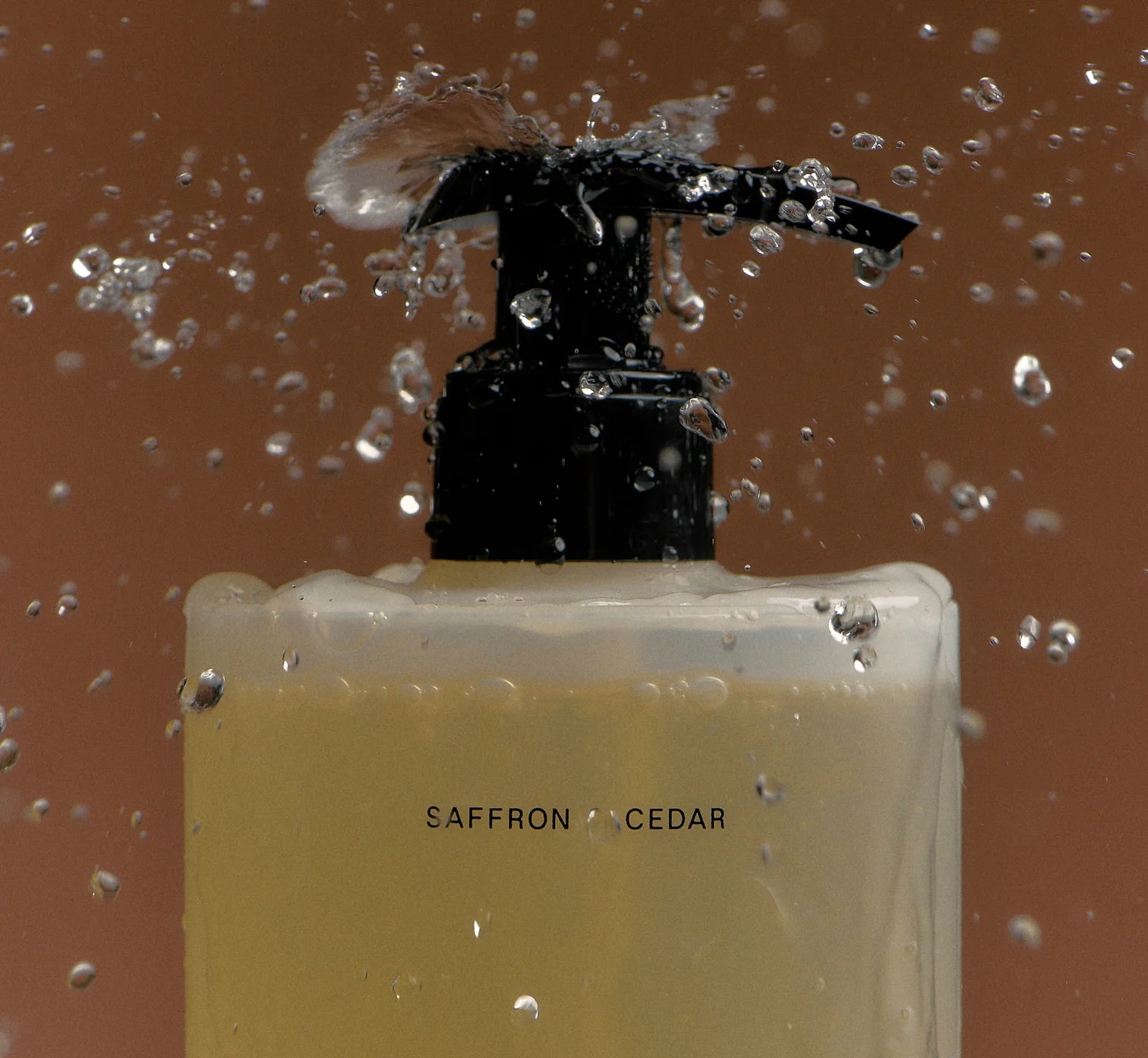 Gel douche Salt&Stone Safran et cèdre