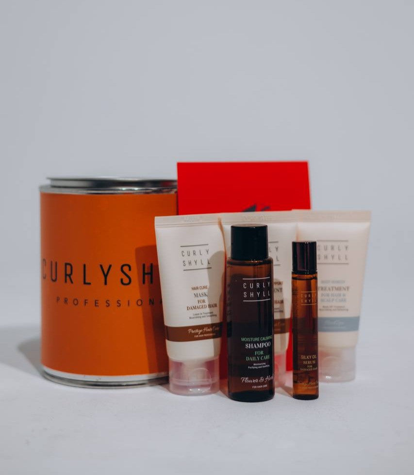 Coffret de soins capillaires CURLY SHYLL dans une boîte cadeau